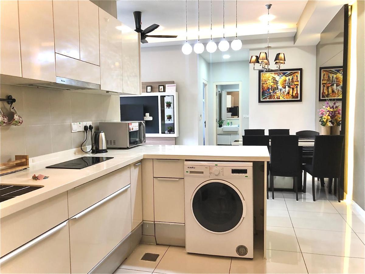 Takuro Homestay Petaling Jaya Esterno foto